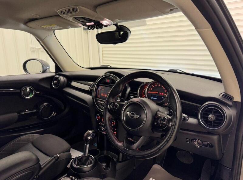 MINI Hatch Hatch 2.0 Cooper S Auto Euro 6 (s/s) 3dr - U119063
