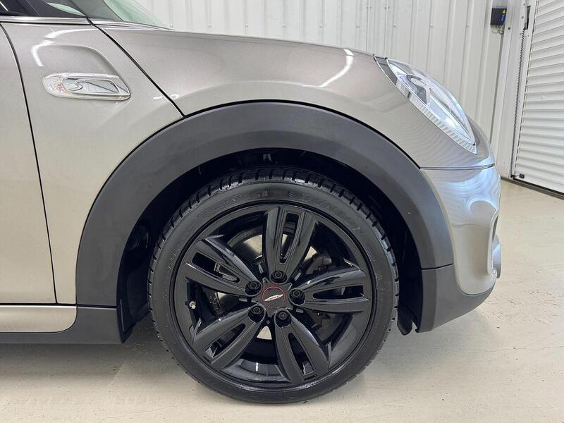 MINI Hatch Hatch 2.0 Cooper S Auto Euro 6 (s/s) 3dr - U119063