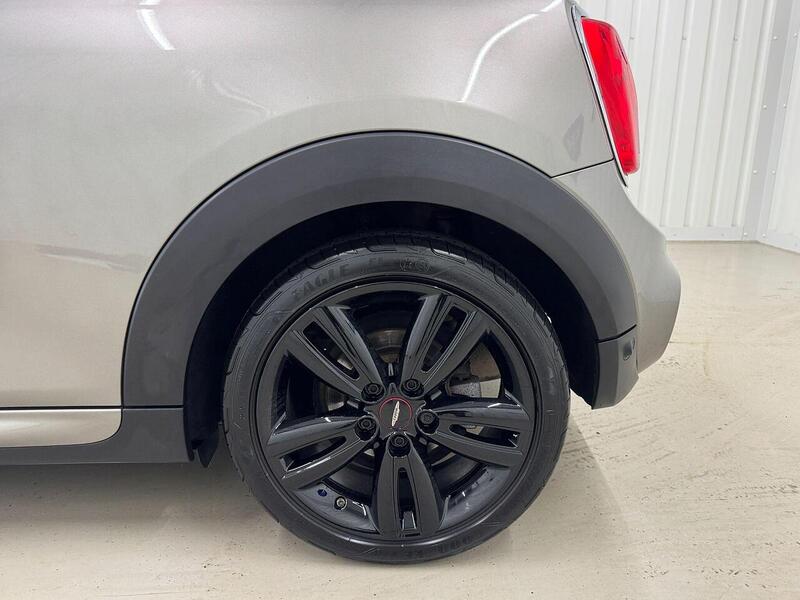 MINI Hatch Hatch 2.0 Cooper S Auto Euro 6 (s/s) 3dr - U119063