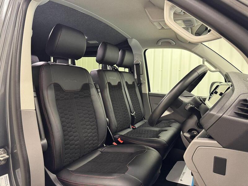 Volkswagen Transporter Transporter 2.0 BiTDI T32 Sportline Kombi Double Cab 5dr Diesel DSG FWD SWB Euro 6 (s/s) (204 ps) - U119064