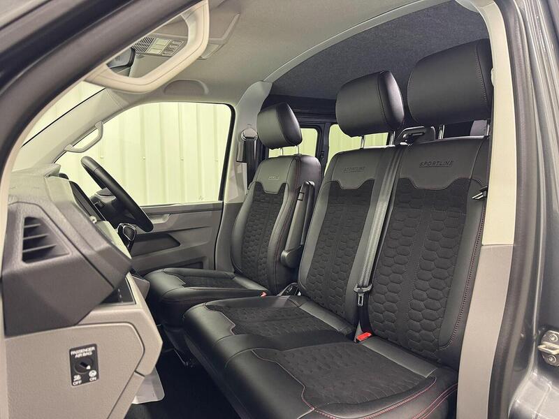 Volkswagen Transporter Transporter 2.0 BiTDI T32 Sportline Kombi Double Cab 5dr Diesel DSG FWD SWB Euro 6 (s/s) (204 ps) - U119064