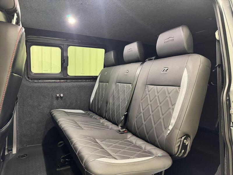 Volkswagen Transporter Transporter 2.0 BiTDI T32 Sportline Kombi Double Cab 5dr Diesel DSG FWD SWB Euro 6 (s/s) (204 ps) - U119064