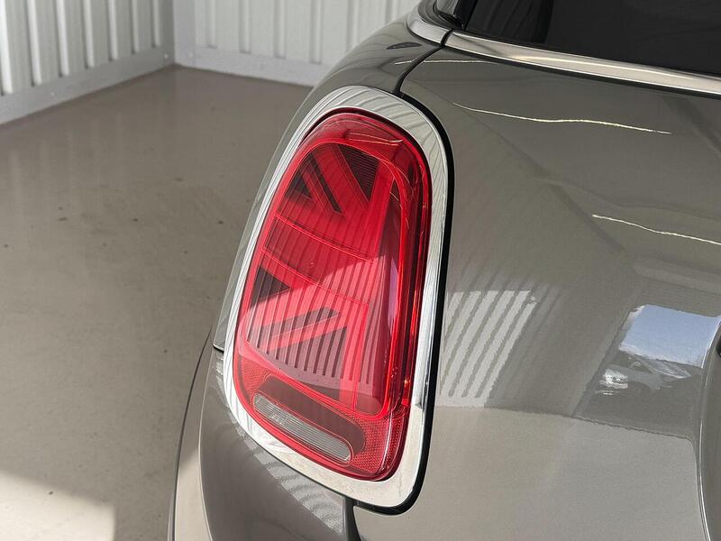 MINI Hatch Hatch 1.5 Cooper Steptronic Euro 6 (s/s) 3dr - U119100