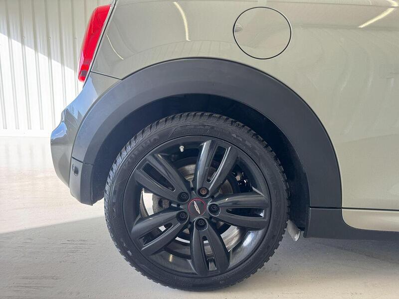 MINI Hatch Hatch 1.5 Cooper Steptronic Euro 6 (s/s) 3dr - U119100