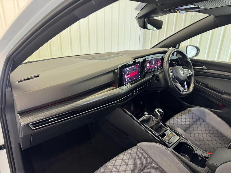 Volkswagen Golf Golf 1.5 TSI R-Line Euro 6 (s/s) 5dr - U119133