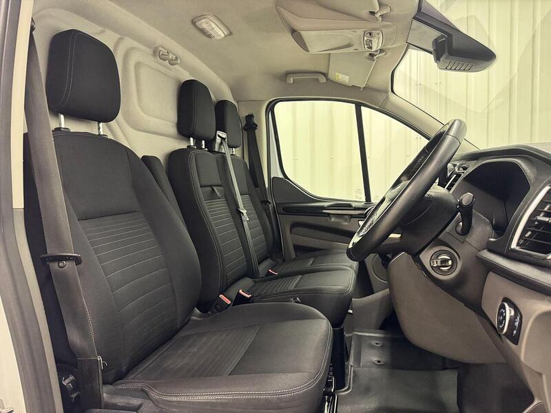 Ford Transit Custom Transit Custom 2.0 280 EcoBlue Limited L1 H1 Euro 6 (s/s) 5dr - U119144