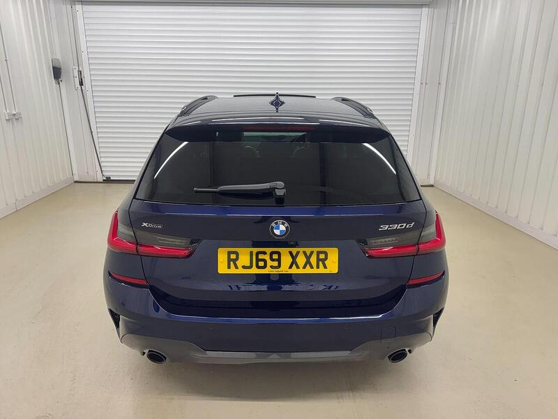 BMW 3 Series 3 Series 3.0 330d M Sport Plus Edition Touring Auto xDrive Euro 6 (s/s) 5dr - U119166