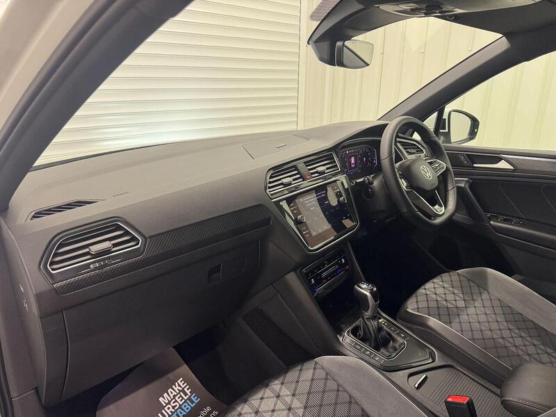 Volkswagen Tiguan Tiguan 1.5 TSI R-Line SUV 5dr Petrol DSG Euro 6 (s/s) (150 ps) - U119169
