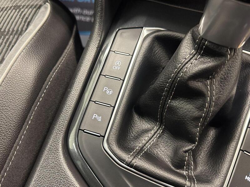 Volkswagen Tiguan Tiguan 1.5 TSI R-Line SUV 5dr Petrol DSG Euro 6 (s/s) (150 ps) - U119169
