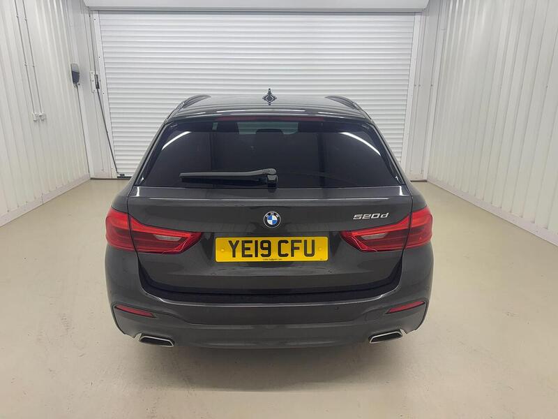 BMW 5 Series 5 Series 2.0 520d M Sport Touring Auto Euro 6 (s/s) 5dr - U119172