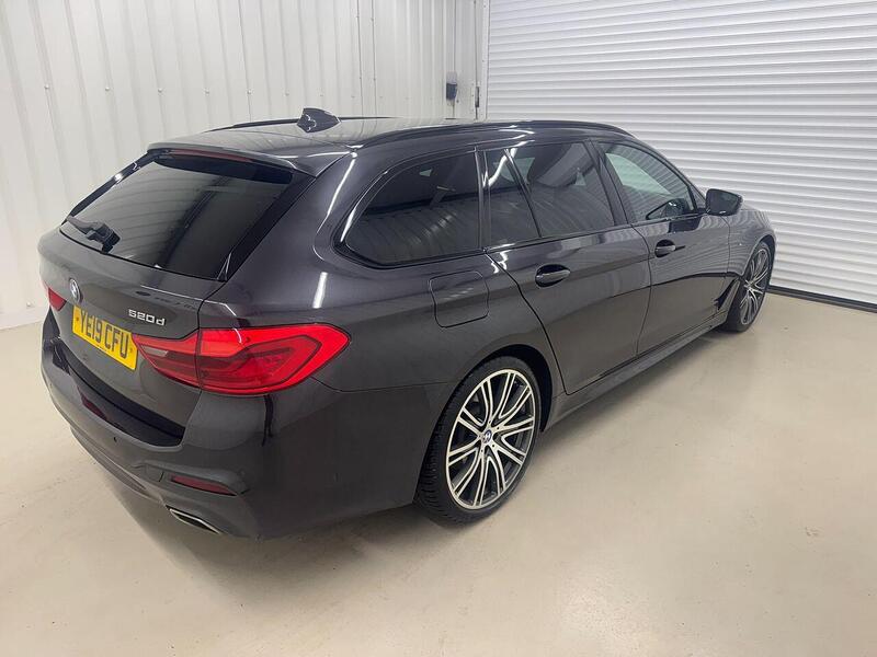 BMW 5 Series 5 Series 2.0 520d M Sport Touring Auto Euro 6 (s/s) 5dr - U119172