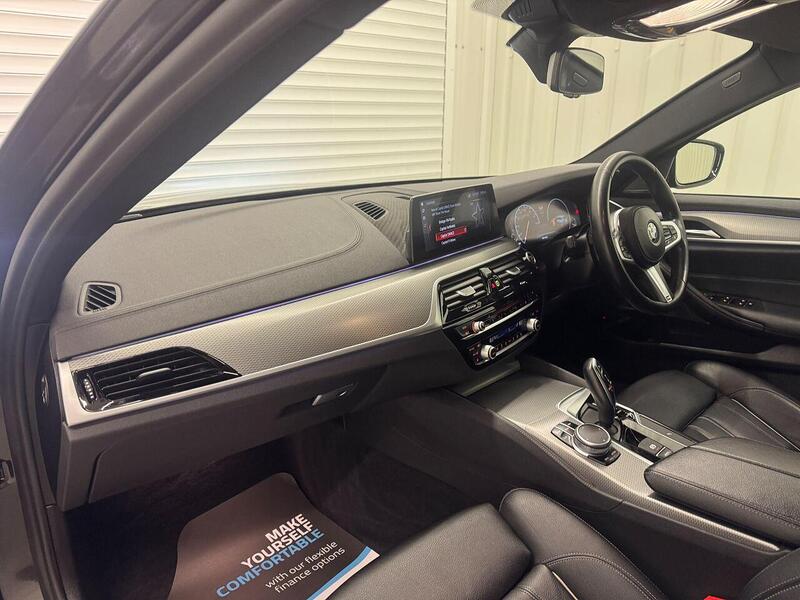 BMW 5 Series 5 Series 2.0 520d M Sport Touring Auto Euro 6 (s/s) 5dr - U119172