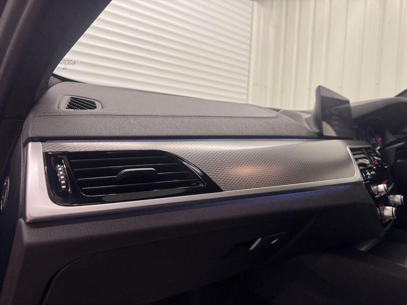 BMW 5 Series 5 Series 2.0 520d M Sport Touring Auto Euro 6 (s/s) 5dr - U119172