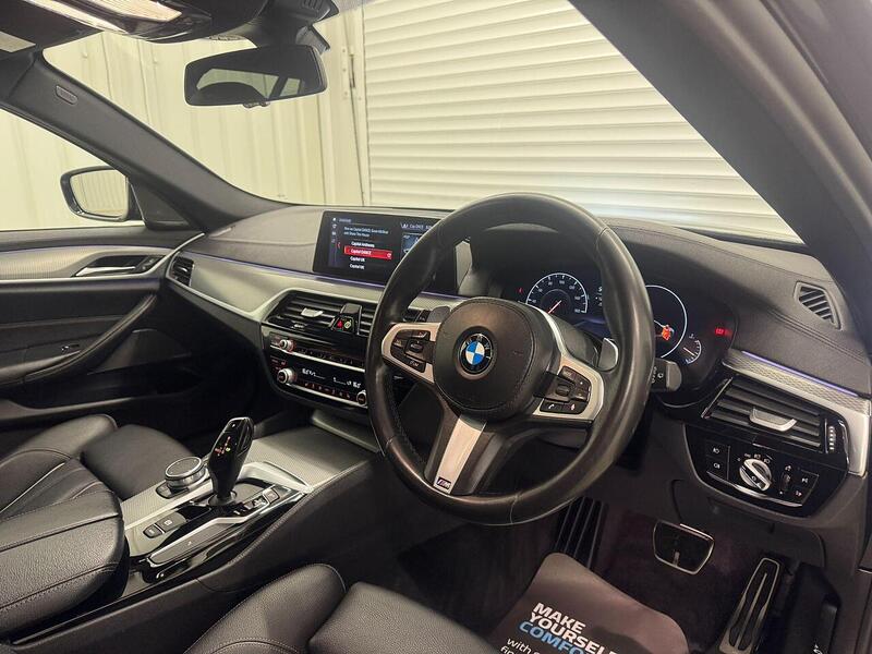 BMW 5 Series 5 Series 2.0 520d M Sport Touring Auto Euro 6 (s/s) 5dr - U119172
