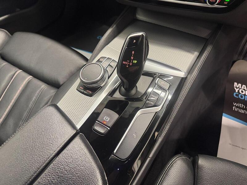 BMW 5 Series 5 Series 2.0 520d M Sport Touring Auto Euro 6 (s/s) 5dr - U119172