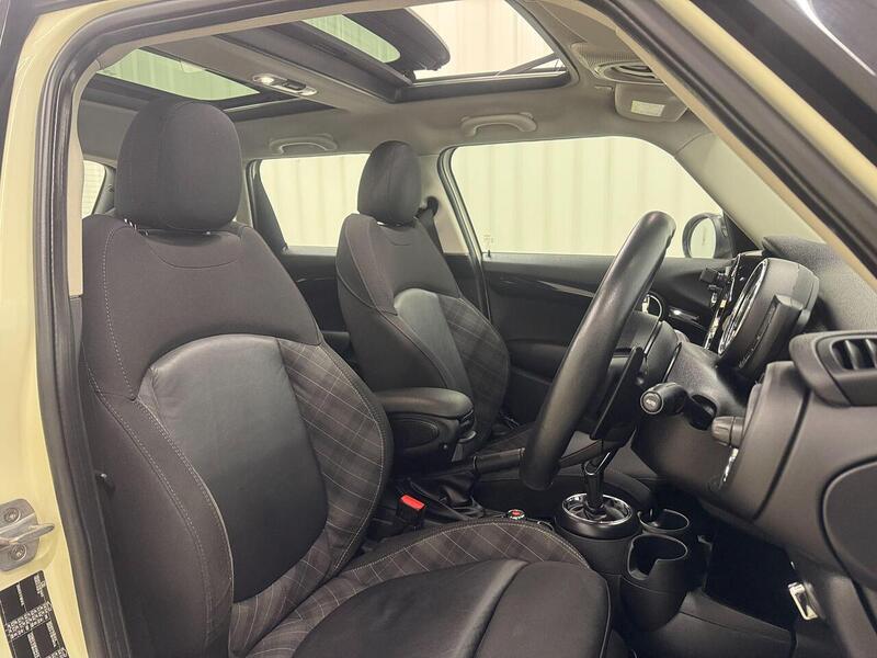 MINI Hatch Hatch 2.0 Cooper S Steptronic Euro 6 (s/s) 5dr - U119175
