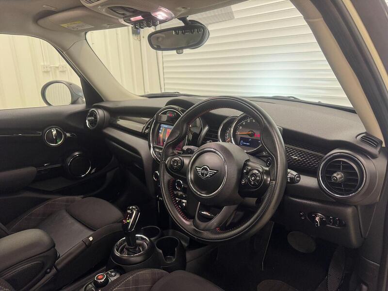 MINI Hatch Hatch 2.0 Cooper S Steptronic Euro 6 (s/s) 5dr - U119175