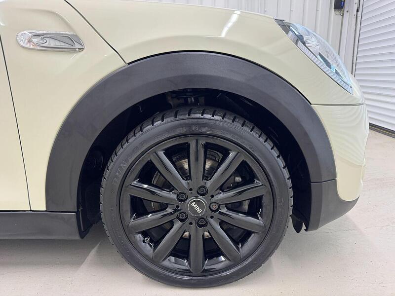 MINI Hatch Hatch 2.0 Cooper S Steptronic Euro 6 (s/s) 5dr - U119175