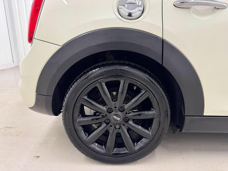 MINI Hatch Hatch 2.0 Cooper S Steptronic Euro 6 (s/s) 5dr - U119175