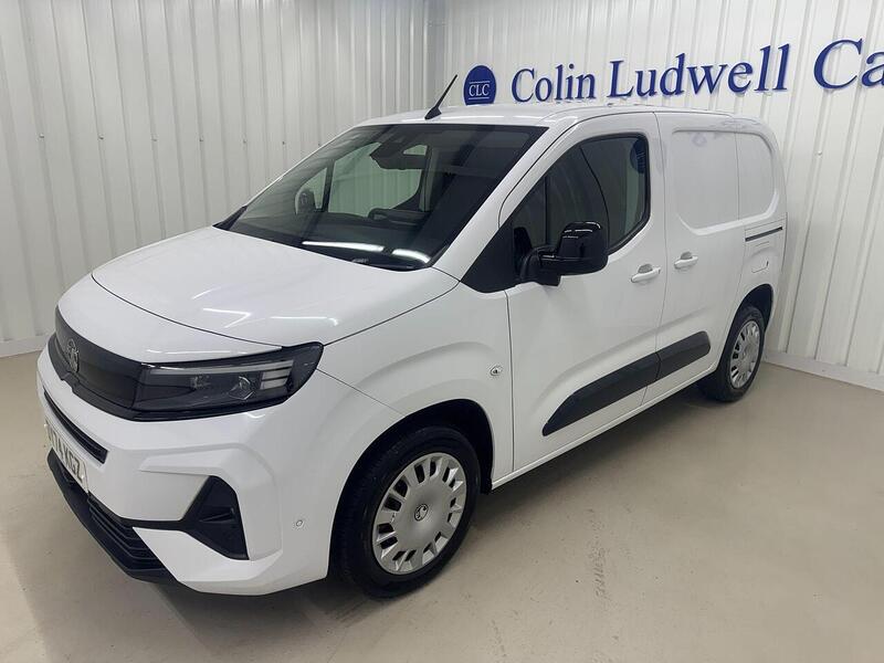 Vauxhall Combo Combo 1.5 Turbo D 2300 Pro Panel Van SWB Euro 6 (s/s) 5dr - U119183