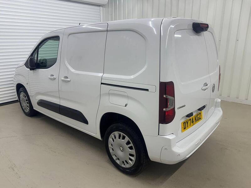 Vauxhall Combo Combo 1.5 Turbo D 2300 Pro Panel Van SWB Euro 6 (s/s) 5dr - U119183