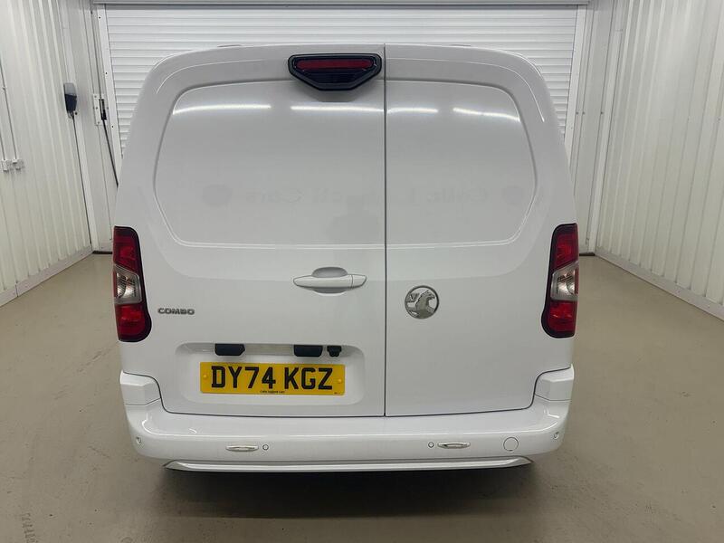 Vauxhall Combo Combo 1.5 Turbo D 2300 Pro Panel Van SWB Euro 6 (s/s) 5dr - U119183