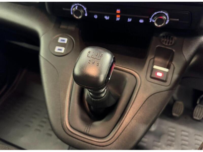 Vauxhall Combo Combo 1.5 Turbo D 2300 Pro Panel Van SWB Euro 6 (s/s) 5dr - U119183