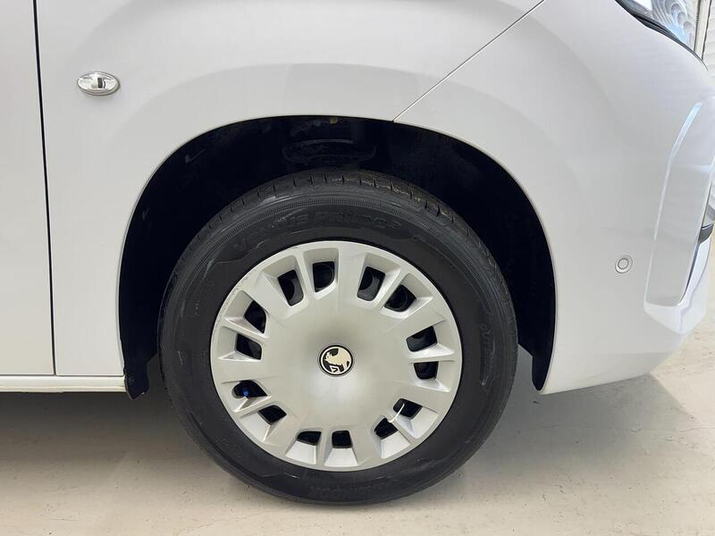 Vauxhall Combo Combo 1.5 Turbo D 2300 Pro Panel Van SWB Euro 6 (s/s) 5dr - U119183