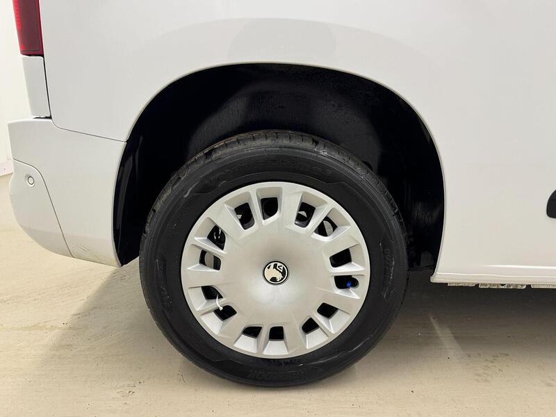 Vauxhall Combo Combo 1.5 Turbo D 2300 Pro Panel Van SWB Euro 6 (s/s) 5dr - U119183