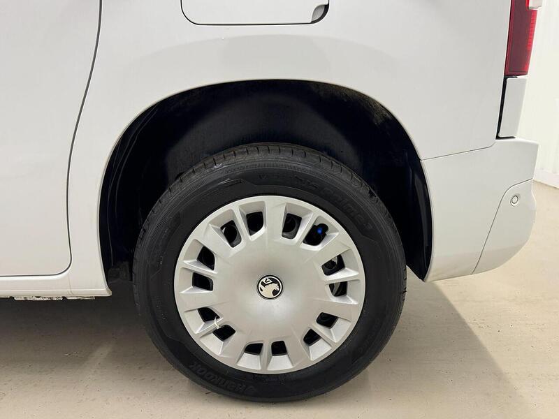 Vauxhall Combo Combo 1.5 Turbo D 2300 Pro Panel Van SWB Euro 6 (s/s) 5dr - U119183