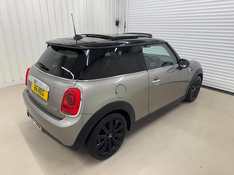 MINI Hatch Hatch 1.5 Cooper Auto Euro 6 (s/s) 3dr - U119185