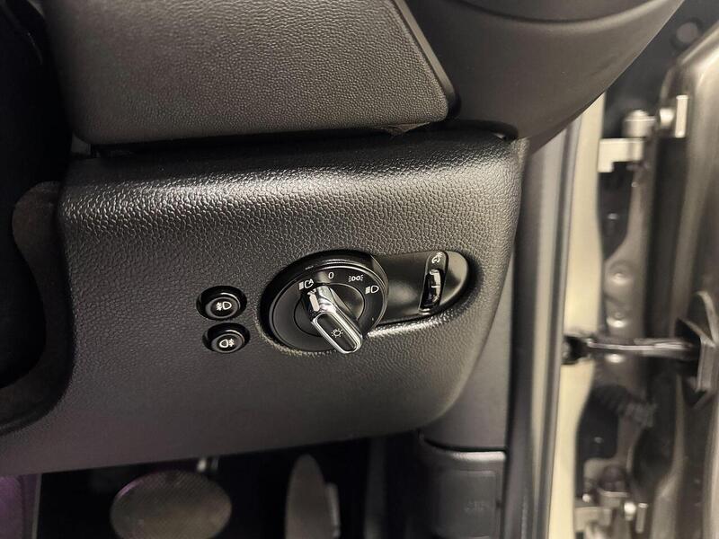 MINI Hatch Hatch 1.5 Cooper Auto Euro 6 (s/s) 3dr - U119185