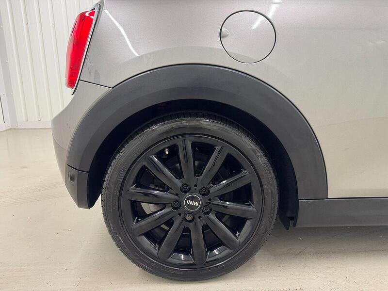 MINI Hatch Hatch 1.5 Cooper Auto Euro 6 (s/s) 3dr - U119185