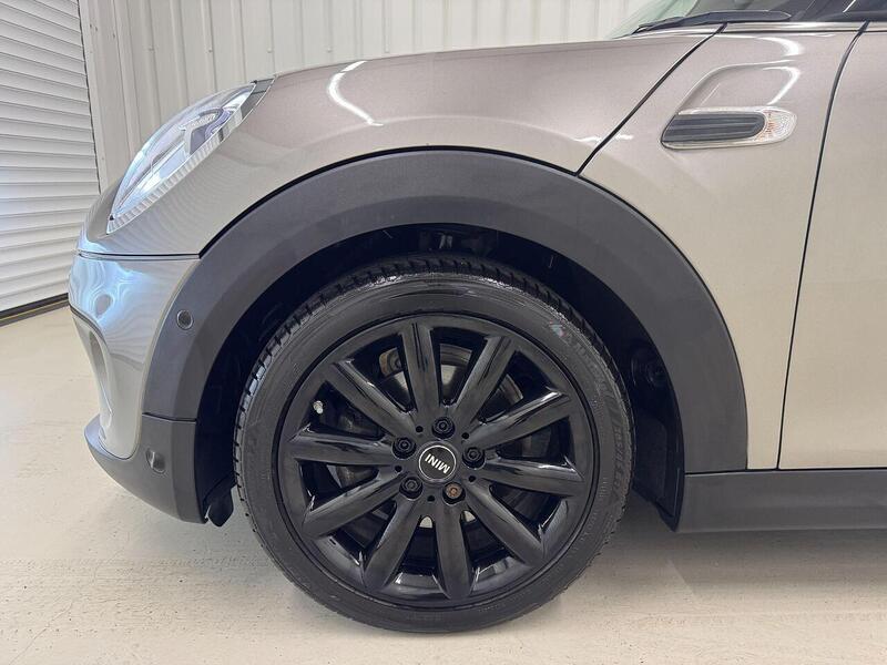 MINI Hatch Hatch 1.5 Cooper Auto Euro 6 (s/s) 3dr - U119185