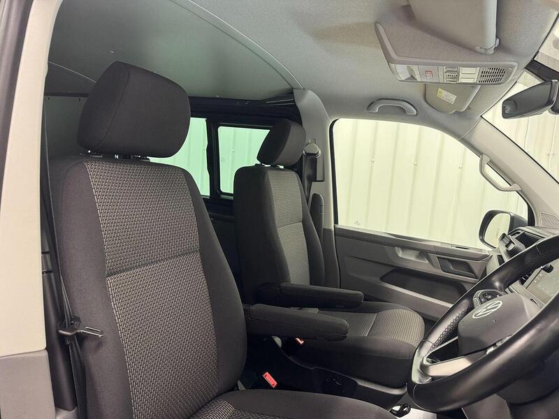 Volkswagen Transporter Transporter 2.0 BiTDI T32 Highline Kombi Double Cab 5dr Diesel DSG FWD LWB Euro 6 (s/s) (199 ps) - U119207