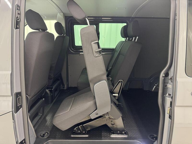 Volkswagen Transporter Transporter 2.0 BiTDI T32 Highline Kombi Double Cab 5dr Diesel DSG FWD LWB Euro 6 (s/s) (199 ps) - U119207