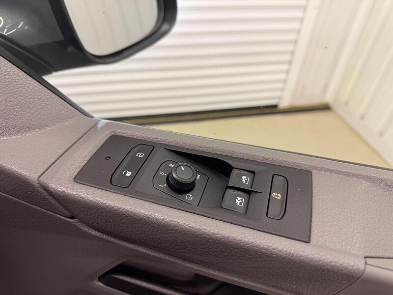 Volkswagen Transporter Transporter 2.0 BiTDI T32 Highline Kombi Double Cab 5dr Diesel DSG FWD LWB Euro 6 (s/s) (199 ps) - U119207