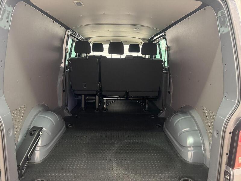Volkswagen Transporter Transporter 2.0 BiTDI T32 Highline Kombi Double Cab 5dr Diesel DSG FWD LWB Euro 6 (s/s) (199 ps) - U119207