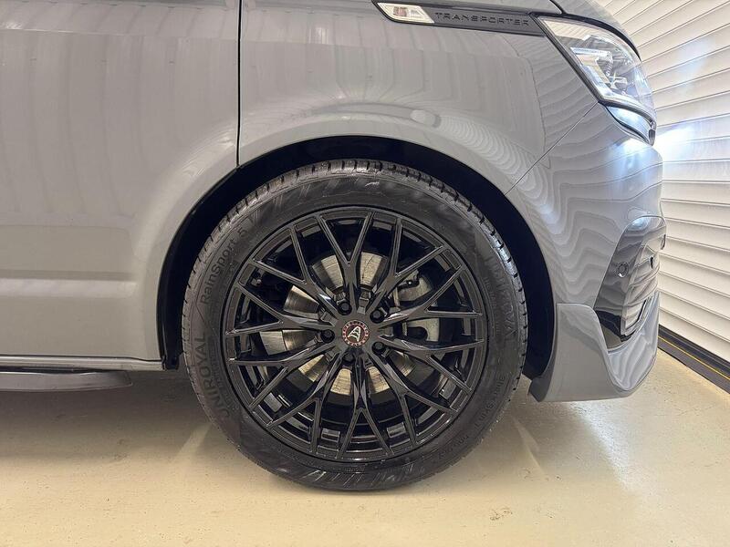 Volkswagen Transporter Transporter 2.0 BiTDI T32 Highline Kombi Double Cab 5dr Diesel DSG FWD LWB Euro 6 (s/s) (199 ps) - U119207