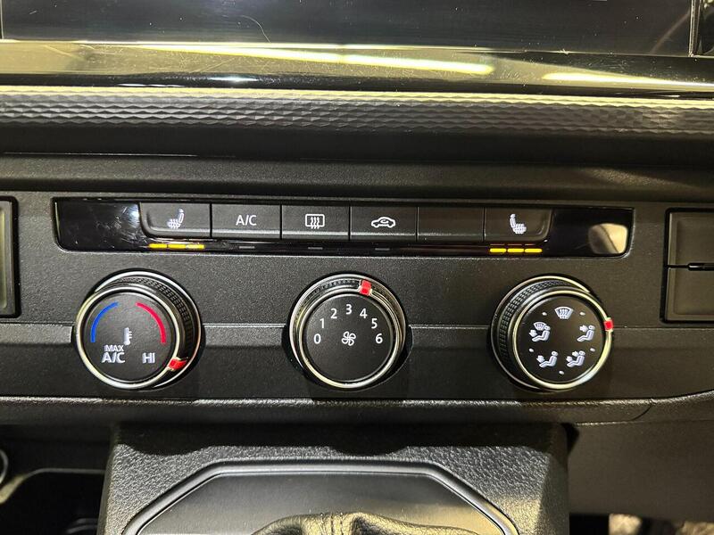 Volkswagen Transporter Transporter 2.0 BiTDI T32 Highline Kombi DSG 4Motion SWB Euro 6 (s/s) 5dr - U119212
