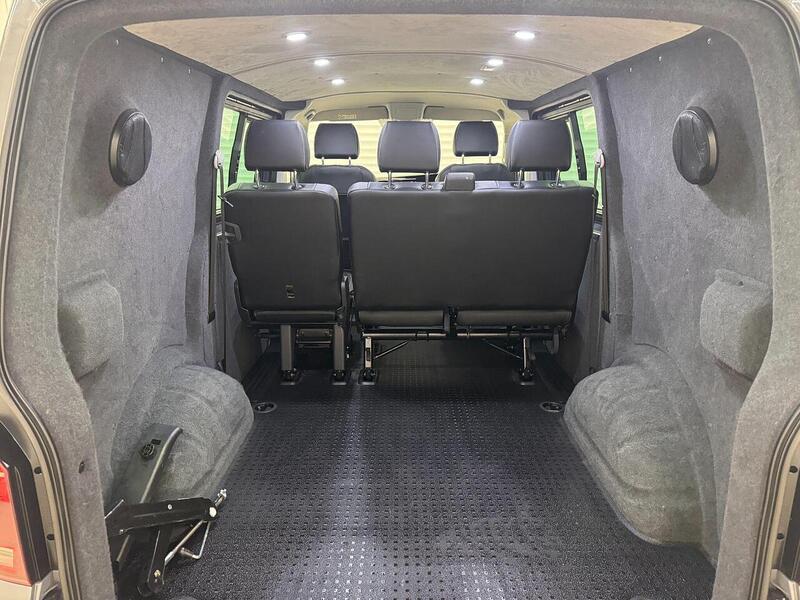 Volkswagen Transporter Transporter 2.0 BiTDI T32 Highline Kombi DSG 4Motion SWB Euro 6 (s/s) 5dr - U119212