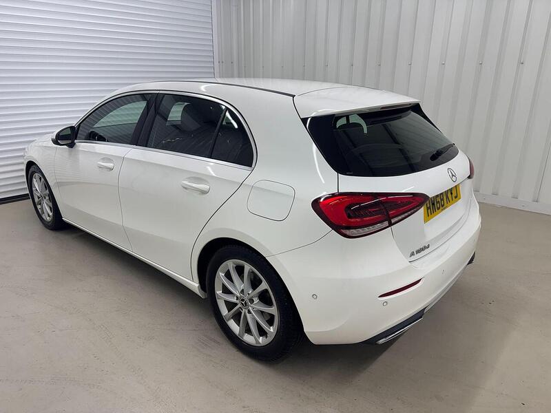 Mercedes-Benz A Class A Class 1.5 A180d Sport (Executive) Hatchback 5dr Diesel 7G-DCT Euro 6 (s/s) (116 ps) - U119241