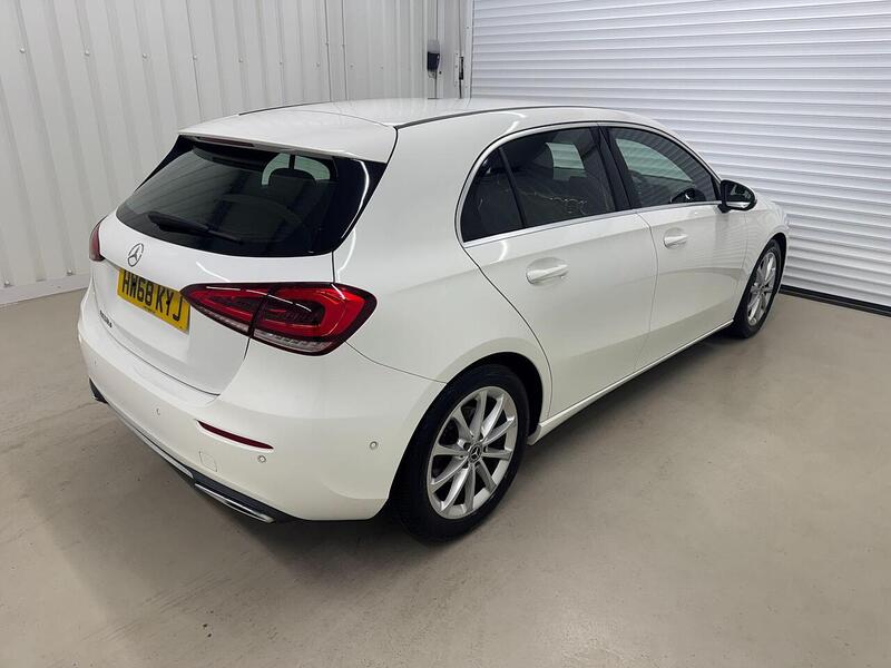 Mercedes-Benz A Class A Class 1.5 A180d Sport (Executive) Hatchback 5dr Diesel 7G-DCT Euro 6 (s/s) (116 ps) - U119241