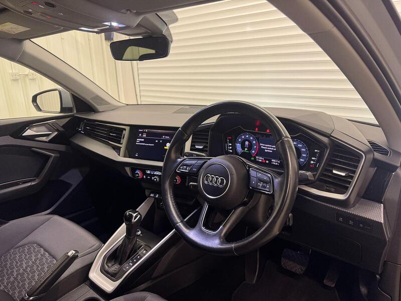 Audi A1 1.0 TFSI 30 Citycarver 5dr Petrol S Tronic Euro 6 (s/s) (116 ps) - U119261