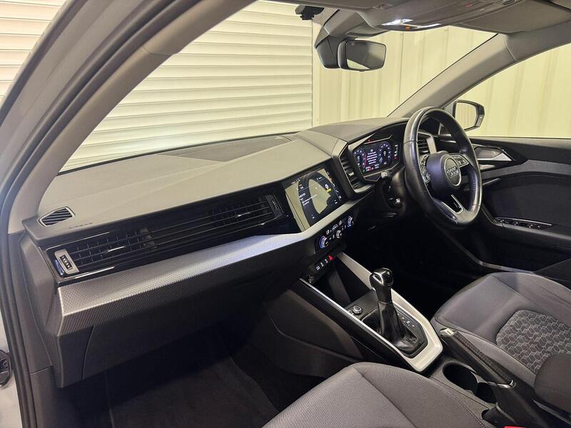 Audi A1 1.0 TFSI 30 Citycarver 5dr Petrol S Tronic Euro 6 (s/s) (116 ps) - U119261