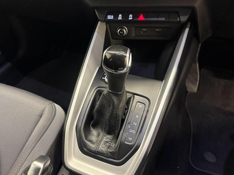 Audi A1 1.0 TFSI 30 Citycarver 5dr Petrol S Tronic Euro 6 (s/s) (116 ps) - U119261