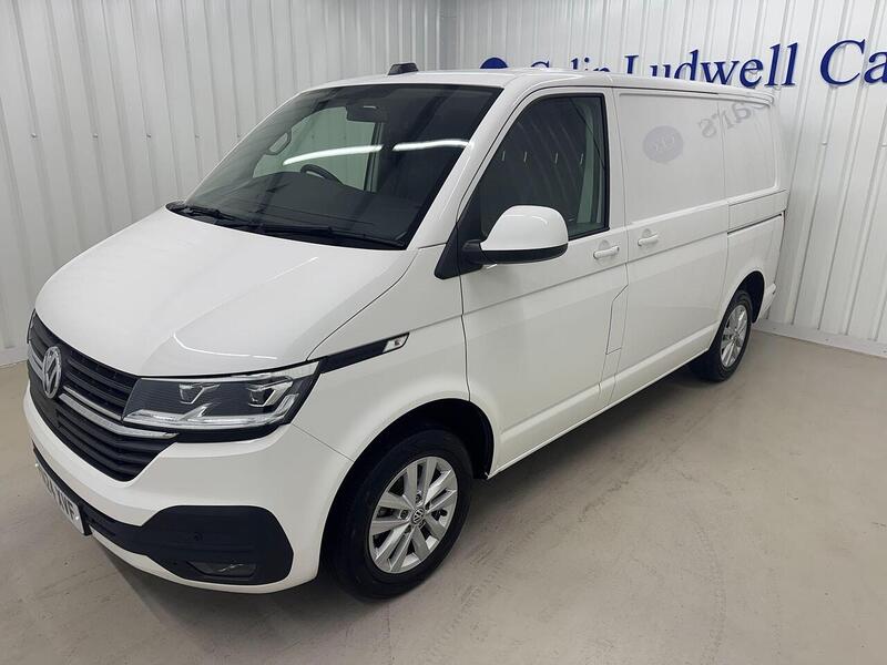 Volkswagen Transporter 2.0 TDI T28 Highline Panel Van 5dr Diesel Manual FWD SWB Euro 6 (s/s) (110 ps) - U119268