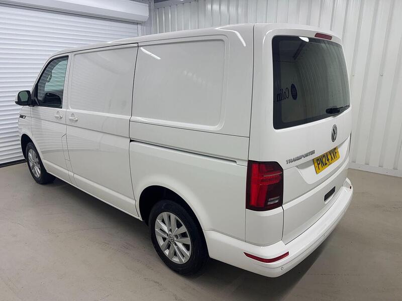 Volkswagen Transporter 2.0 TDI T28 Highline Panel Van 5dr Diesel Manual FWD SWB Euro 6 (s/s) (110 ps) - U119268