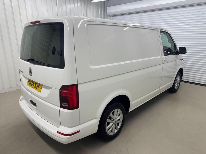 Volkswagen Transporter 2.0 TDI T28 Highline Panel Van 5dr Diesel Manual FWD SWB Euro 6 (s/s) (110 ps) - U119268