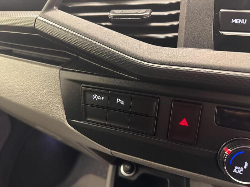 Volkswagen Transporter 2.0 TDI T28 Highline Panel Van 5dr Diesel Manual FWD SWB Euro 6 (s/s) (110 ps) - U119268